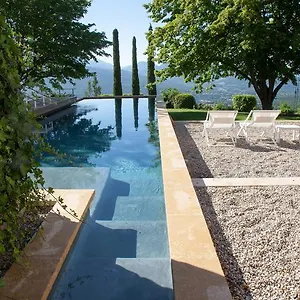 mas-de-ladret.hotels-rhonealpes.com/
