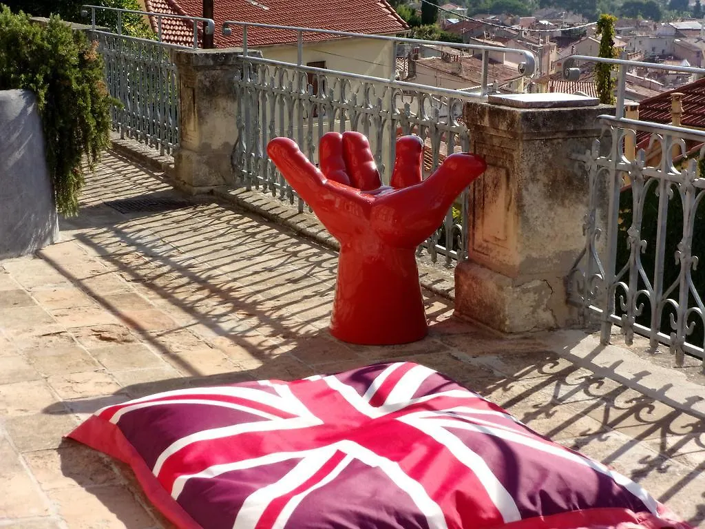 Hotel Castel Pierre Lisse à Hyères Maison d'hôtes