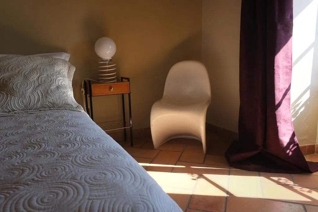 Hotel Castel Pierre Lisse à Hyères