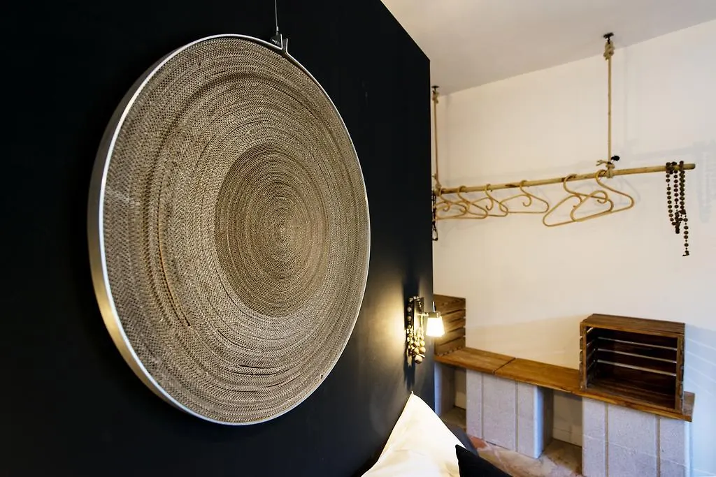 Hotel Castel Pierre Lisse à Hyères Maison d'hôtes